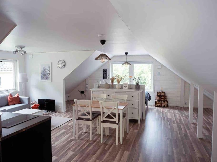 A Lovely Bright Apartment With It'S Own Entrance Кунгсбакка Экстерьер фото