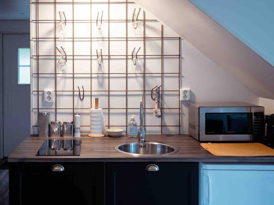 A Lovely Bright Apartment With It'S Own Entrance Кунгсбакка Экстерьер фото